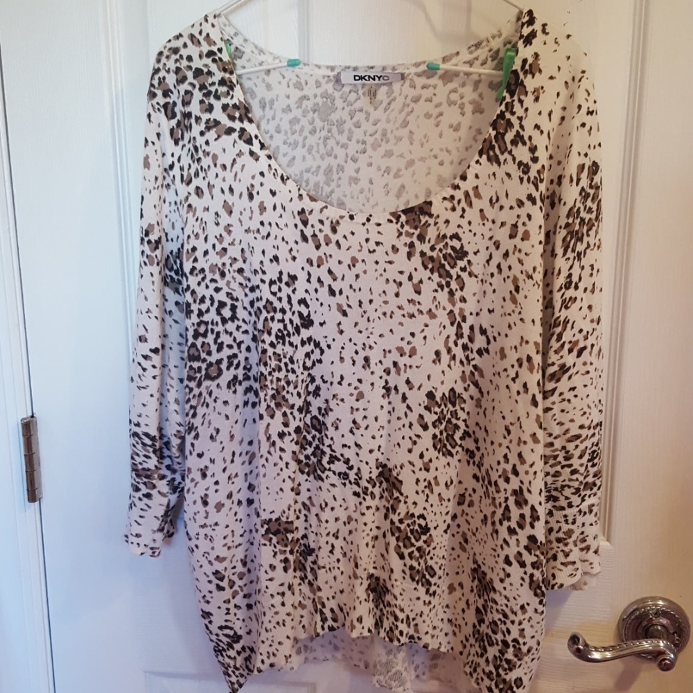 Sweater - Picture 1 of 2